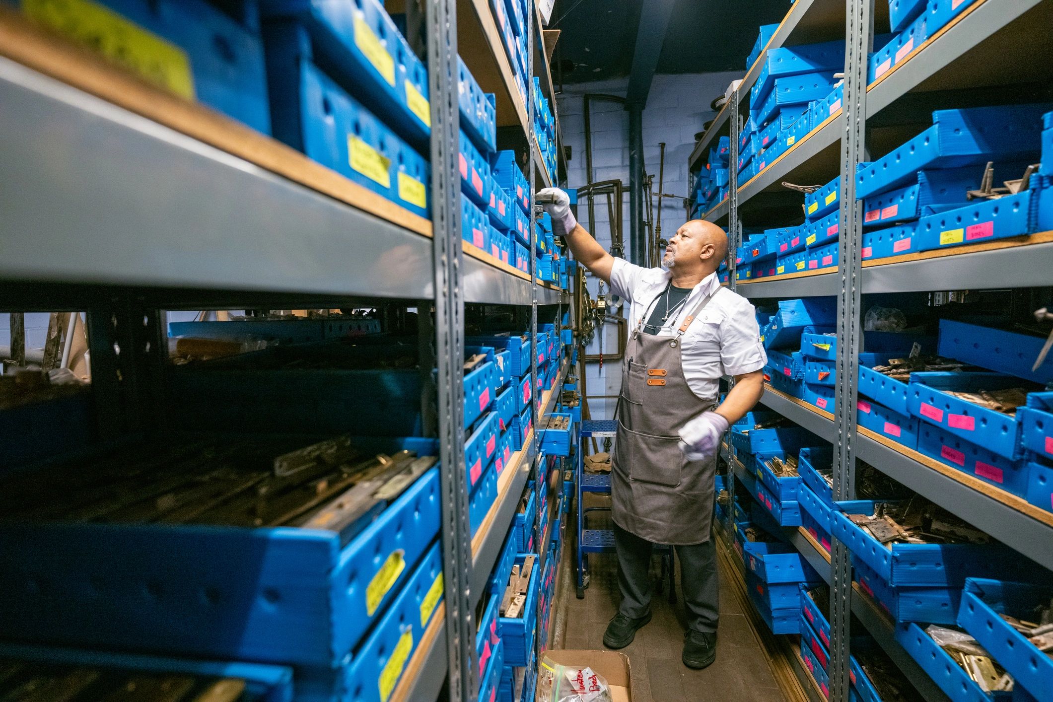 Professional cleaning work in a warehouse environment